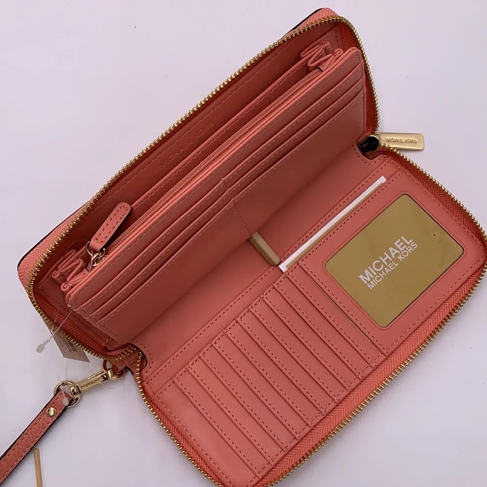 MICHAEL KORS Jet Set Travel Large Travel Continental Leather Color: PRIMEROSE
